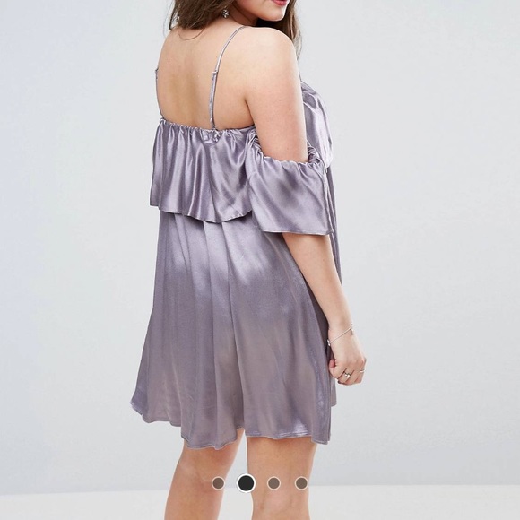 ♥️ASOS CURVE Ruffle Off Shoulder Dress - Picture 3 of 4